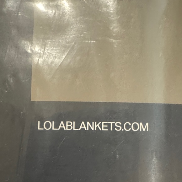 Lola Blankets Plush Throw/Blanket/Bondi Beige/Size L/NEW! NIB! SEALED! Serene!!! - Picture 12 of 16